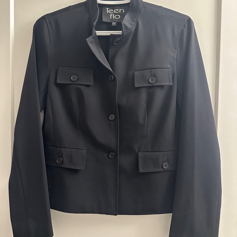 Teenflo Black lightweight Suit. Blazer and trousers